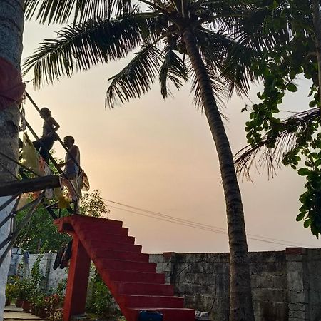 Funky Art Beach House Alappuzha Luaran gambar